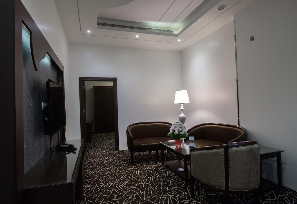 休息之夜公寓酒店 利雅德 外观 照片 A suite at the hotel