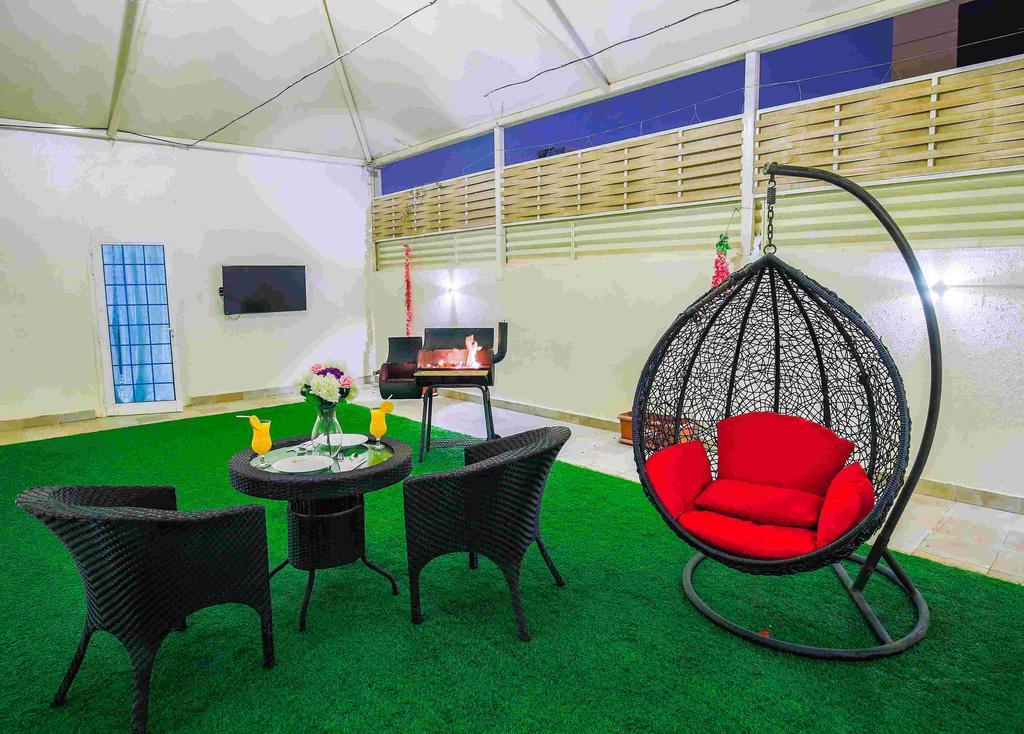休息之夜公寓酒店 利雅德 外观 照片 The interior of a tent