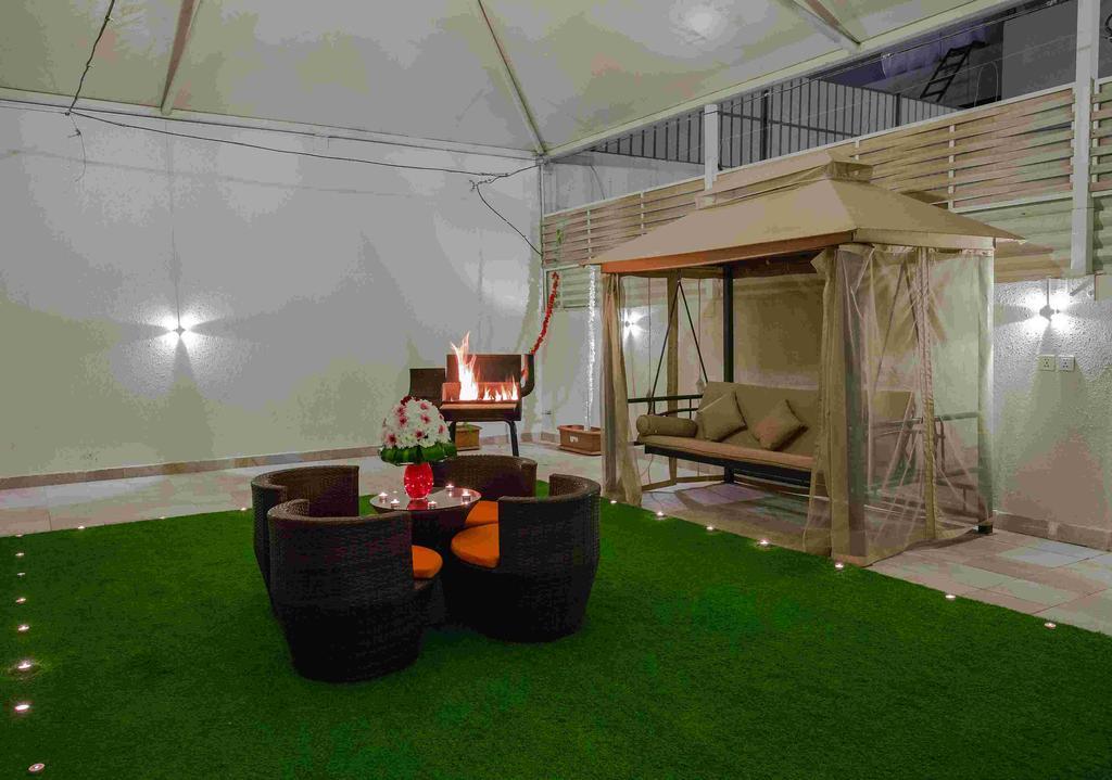 休息之夜公寓酒店 利雅德 外观 照片 The interior of the tent