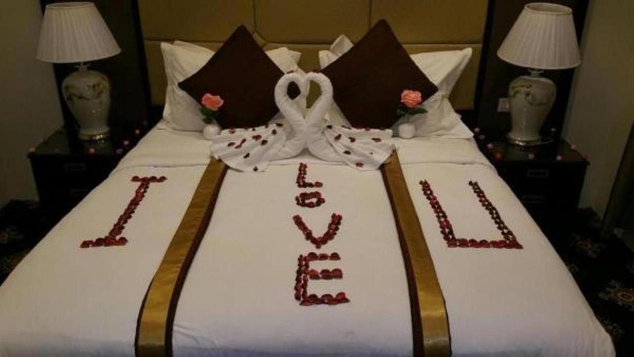 休息之夜公寓酒店 利雅德 外观 照片 Honeymoon Suite